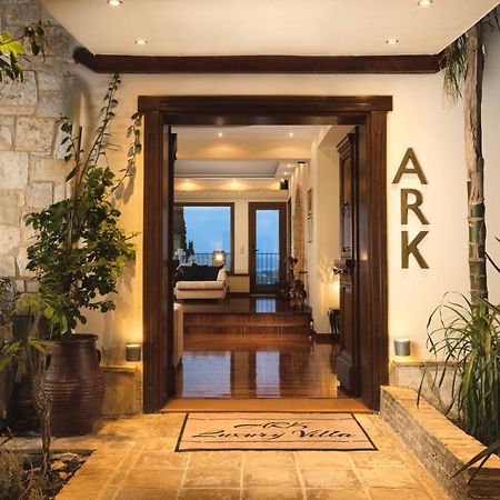 Ark Luxury & Private Villa Mouzakion  Exterior photo
